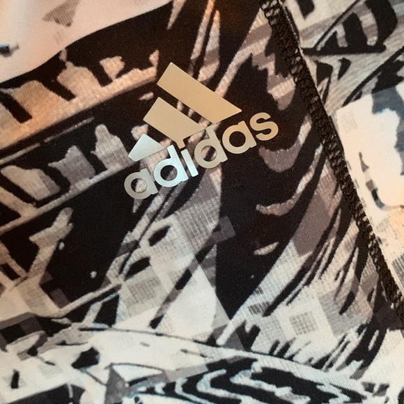 Adidas Crop Leggings- Medium compression - Picture 2 of 3